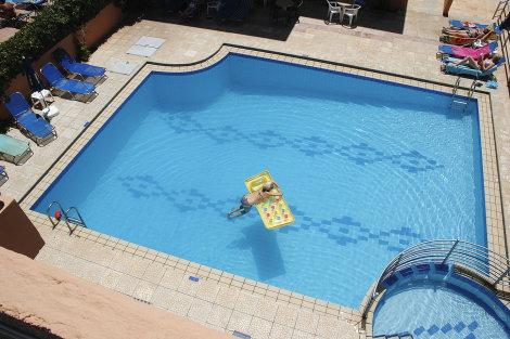hotelmary pool 2